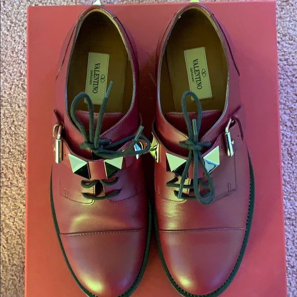 Valentino Shoes - ⚡️FLASH SALE MUST GO ⚡️Valentino Oxfords